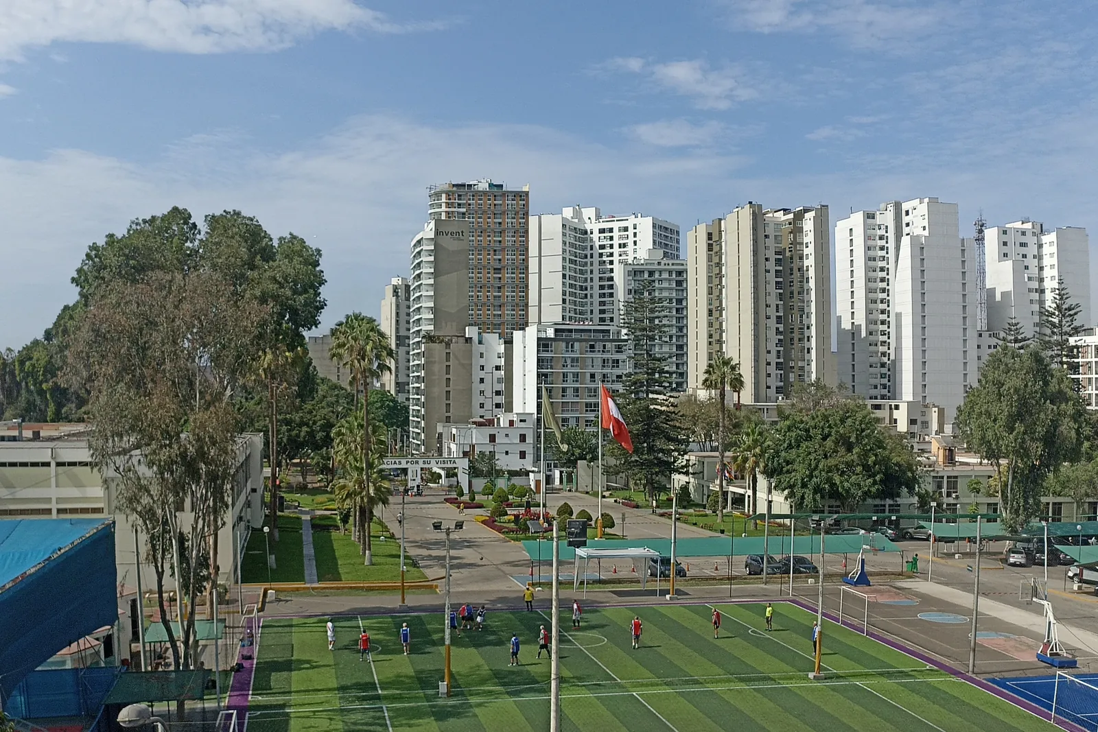 Torres residenciales frente al Campo de Marte